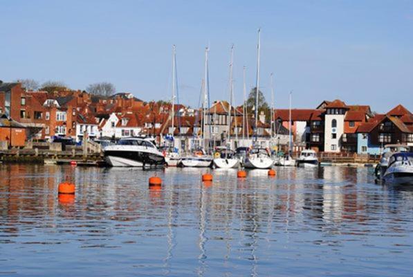 Courtyard Cottages Lymington, 2 Adults Only Exterior foto