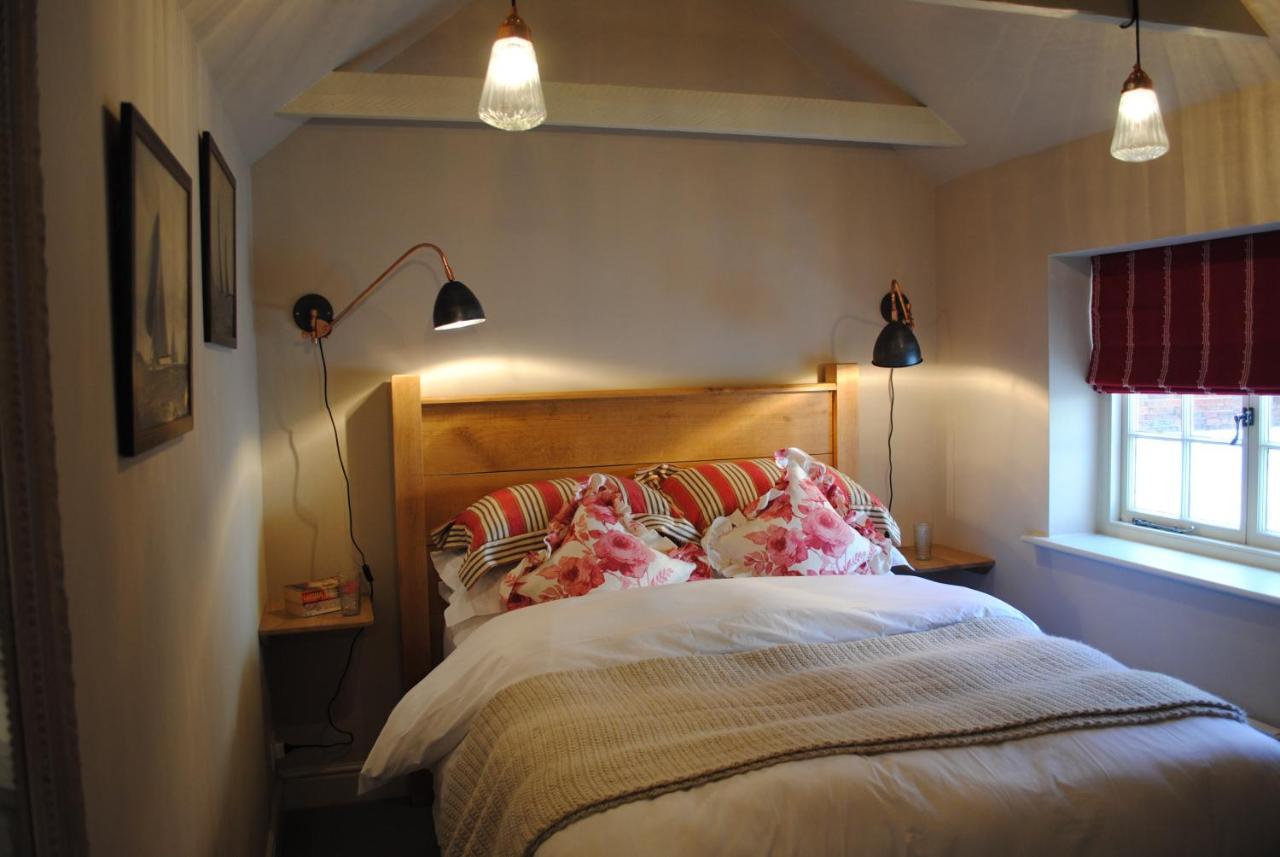Courtyard Cottages Lymington, 2 Adults Only Exterior foto